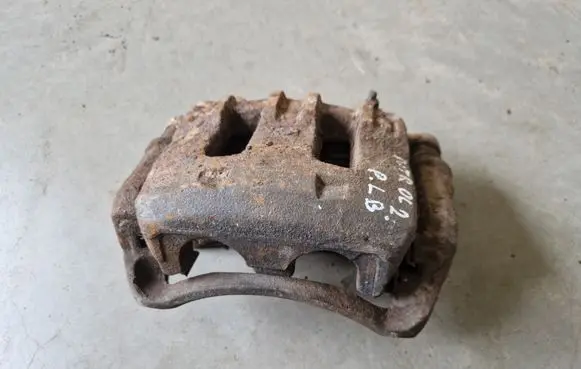 Nissan Patrol Y61 Front brake caliper