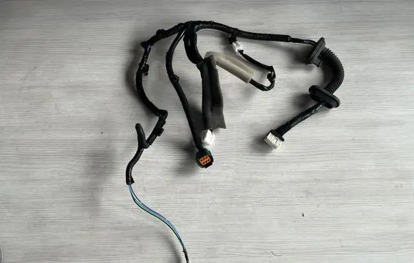 Nissan Navara D23 Rear door wiring loom