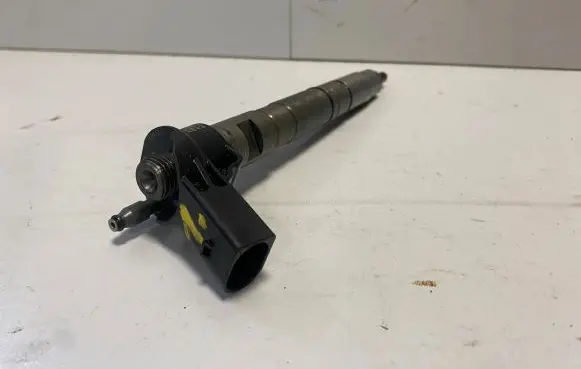 Skoda Superb B6 (3T) Fuel injector 03L130277 08082201468 0445116030