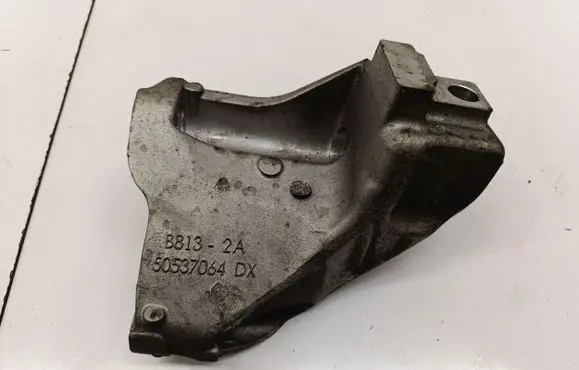 Alfa Romeo Stelvio Engine mounting bracket 50537064