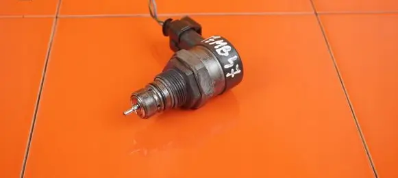 Opel Insignia A Fuel pressure sensor 0281006034 17MB47