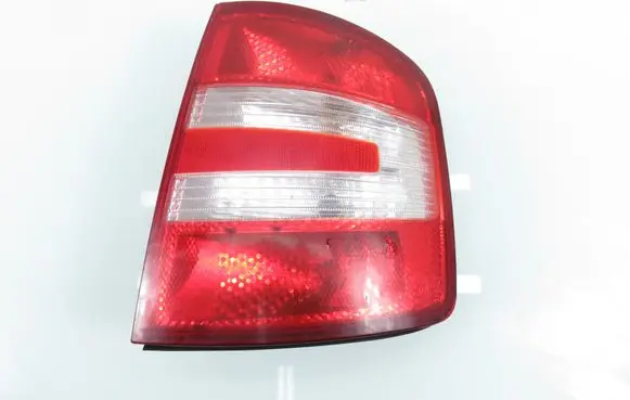 Skoda Fabia Mk1 (6Y) Rear/tail lights 6Y9945112D 6Y9945096E