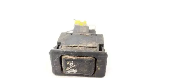 Tailgate opening switch