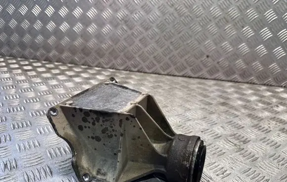 BMW 7 F01 F02 F03 F04 Driveshaft support bearing bracket 7575061