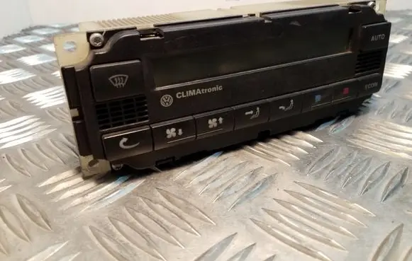 Volkswagen PASSAT B5.5 Climate control unit 3B1907044B