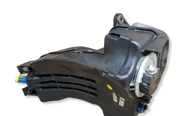Audi Q8 AdBlue liquid reservoir 4M0131969S 4M0131878 4M0131878CN