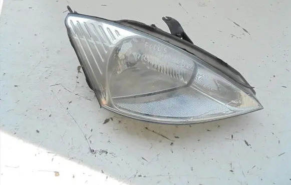 Ford Focus Headlight/headlamp