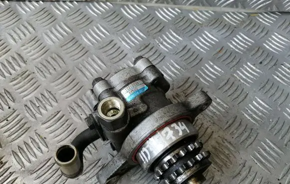 Nissan X-Trail T30 Power steering pump 8H800