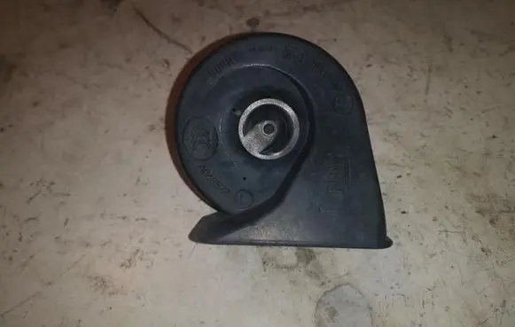 Volvo S40 Horn signal 30796711
