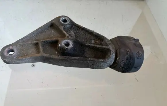 Audi A6 S6 C6 4F Engine mounting bracket 4F0199343K