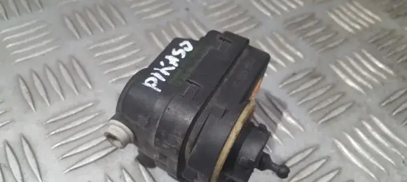 Headlight level adjustment motor