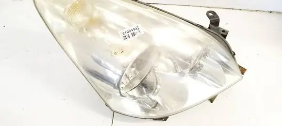 Toyota Corolla Verso AR10 Headlight/headlamp 