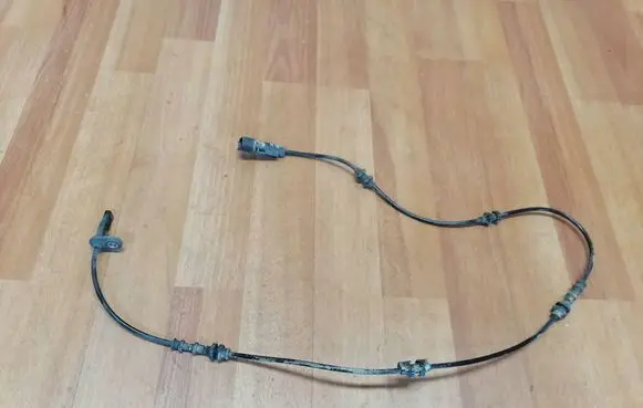 Opel Insignia B ABS rear brake sensor 84228851 YR00577880 84329413