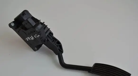 Opel Corsa D Accelerator throttle pedal 22007A21