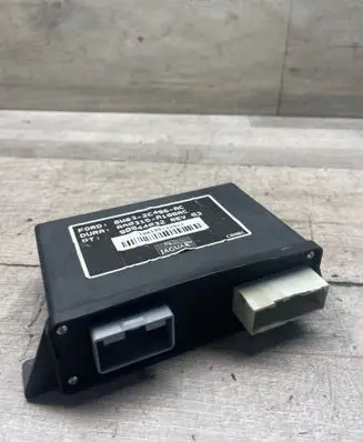 Jaguar XF X250 Hand brake control module 8W832C496AC 100105142922 90044032