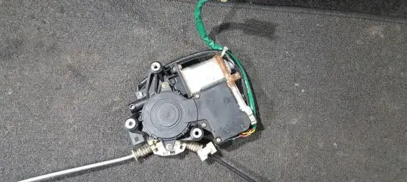 Mitsubishi Galant Rear door window regulator motor MR280666 06202000963