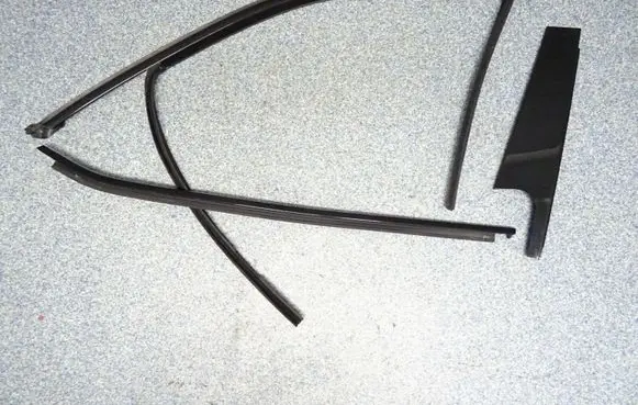 BMW X4 G02 Front door glass trim molding