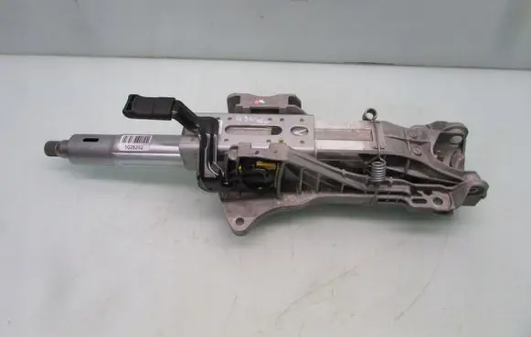 Infiniti Q30 Steering wheel axle set A2054620005