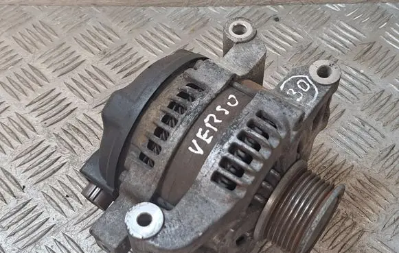 Toyota Corolla Verso AR10 Generator/alternator 270600G011