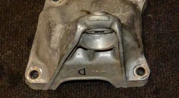Lexus IS III XE30 Engine mounting bracket