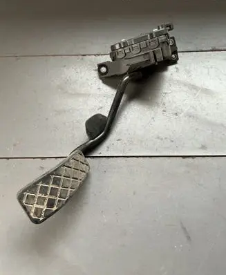Audi A4 S4 B7 8E 8H Accelerator throttle pedal 8E2721523C