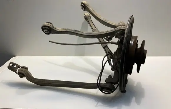 Rear wheel hub
