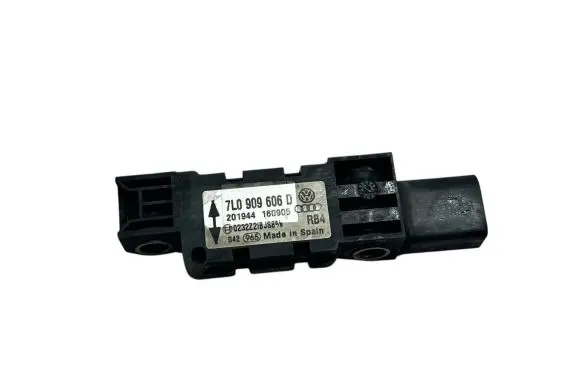 Volkswagen Phaeton Airbag deployment crash/impact sensor 7L0909606D 201944 160905