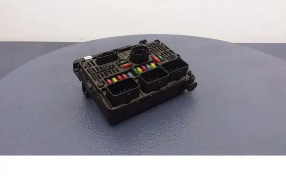 Citroen C5 Fuse box set 9657718780