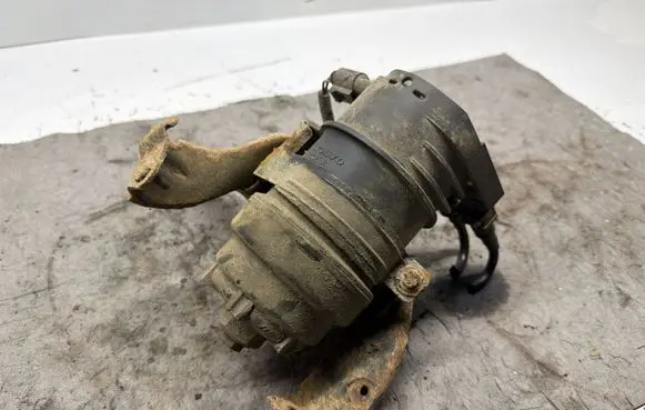 Volvo S80 Fuel filter housing 31302682