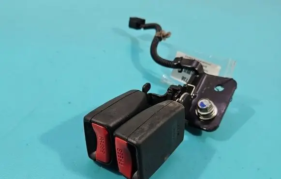 Honda Civic IX Middle seatbelt (rear) IMPRK1590738