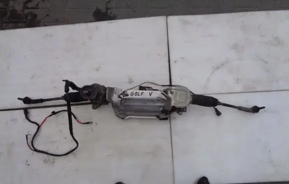 Volkswagen Golf V Steering rack 6876354368