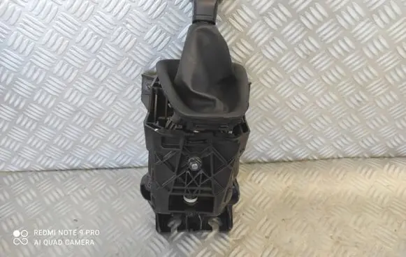 Opel Combo D Gear shifter/selector 9814652680