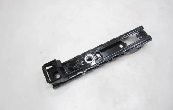 Volkswagen PASSAT B8 Seat belt height adjuster 4M0857819 639623702
