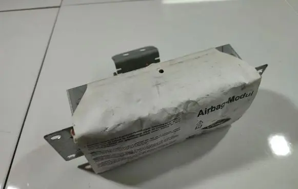 Passenger airbag