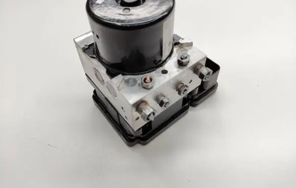 Mercedes-Benz C W204 ABS Pump A2045455432