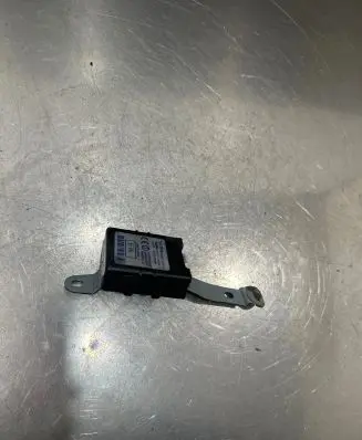 Toyota Prius (XW20) Door control unit/module 8999147010 48411010230 3833AASAT2