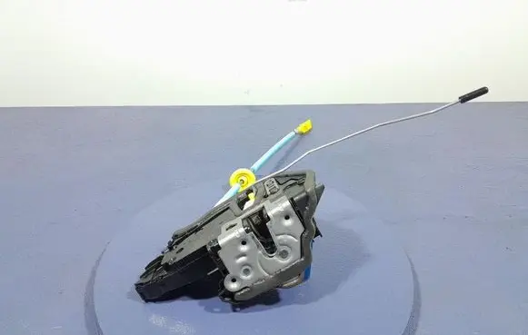 BMW 2 F45 Front door lock 7956142