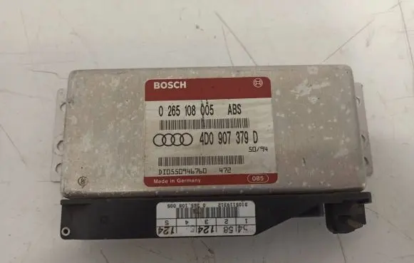 Audi A6 S6 C4 4A Engine control unit/module 4D0907379D