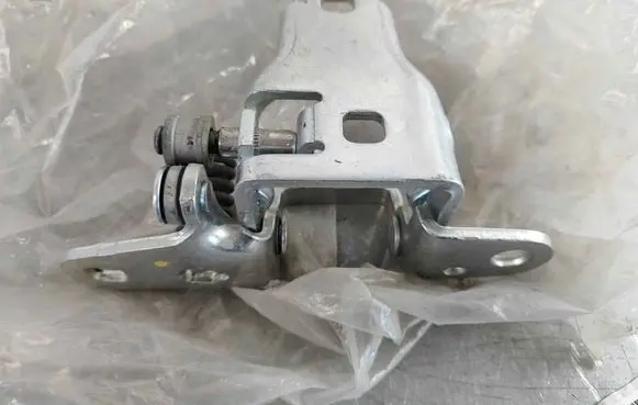 Dodge RAM Front door lower hinge 68058518AA