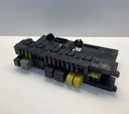 Mercedes-Benz C W203 SAM control unit 2035452401 5DK00848641 A2035452401