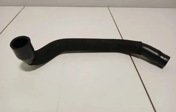 Audi A6 S6 C6 4F Breather hose/pipe 