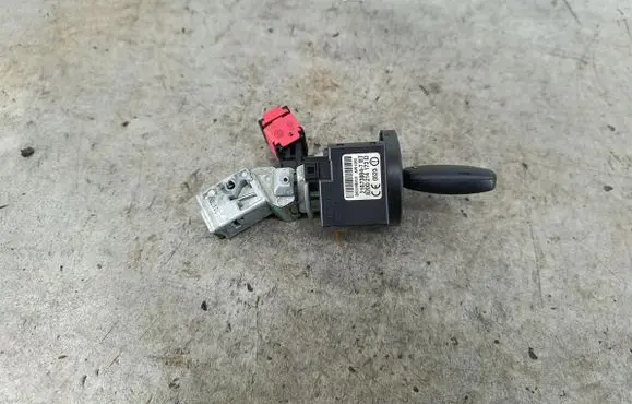 Renault Clio III Ignition lock N0502060
