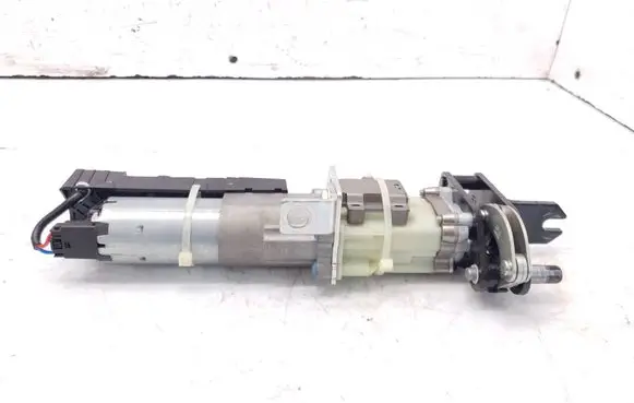 Volkswagen PASSAT B7 Tailgate hydraulic pump motor 3C9827383K E5100080F