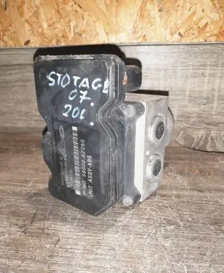 KIA Sportage ABS Pump 589200Z250 5WY7810B