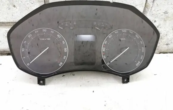 Skoda Octavia Mk2 (1Z) Speedometer (instrument cluster) 1Z0920841D 10200503 SKZ7ZGE3237776