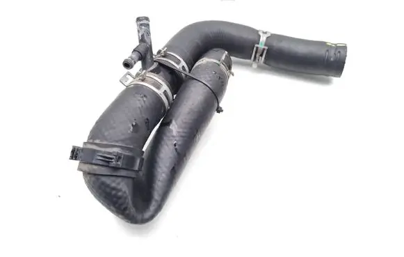 Toyota RAV 4 (XA40) Engine coolant pipe/hose