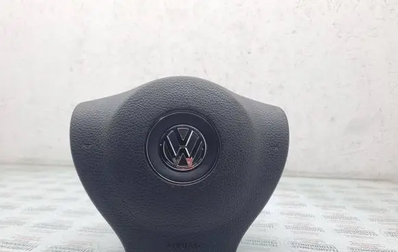 Volkswagen PASSAT B7 Steering wheel airbag 3C8880201T