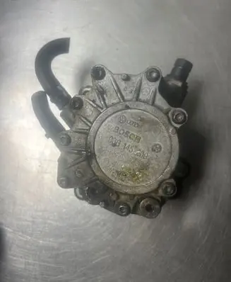Skoda Octavia Mk2 (1Z) Vacuum pump 03G145209 300505A