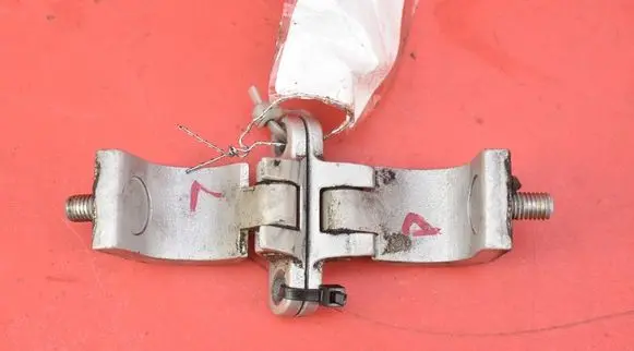 Volkswagen Touran I Tailgate/trunk/boot hinge 1J9827301