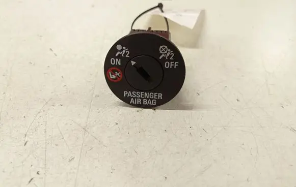 Opel Astra J Passenger airbag on/off switch 13577258